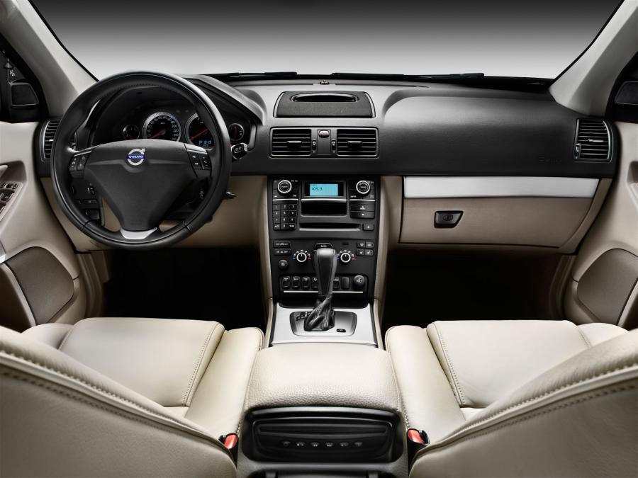  Volvo XC90 D5 2011 года  (фото 3 из 4)